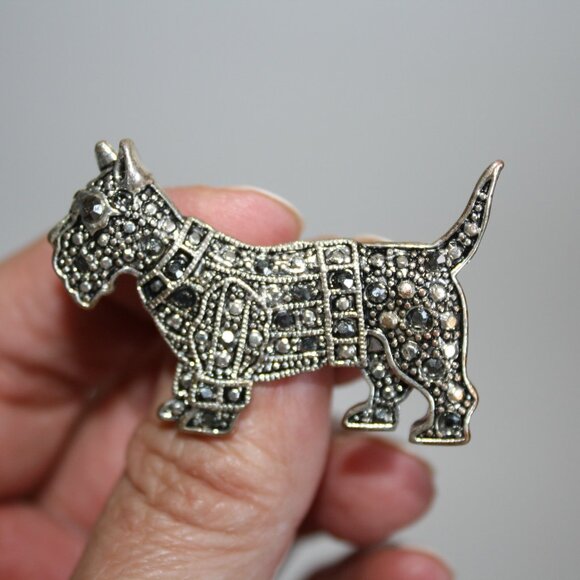 Vintage Marcasite Scottish Terrier Brooch Jewelry Dog lovers - Picture 1 of 4